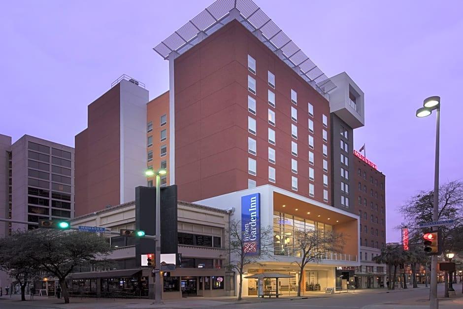 Hilton Garden Inn San Antonio Downtown Riverwalk Exterior photo