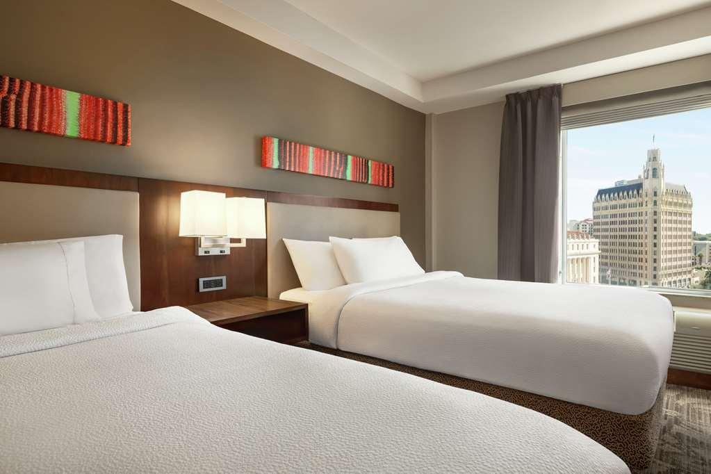 Hilton Garden Inn San Antonio Downtown Riverwalk Room photo