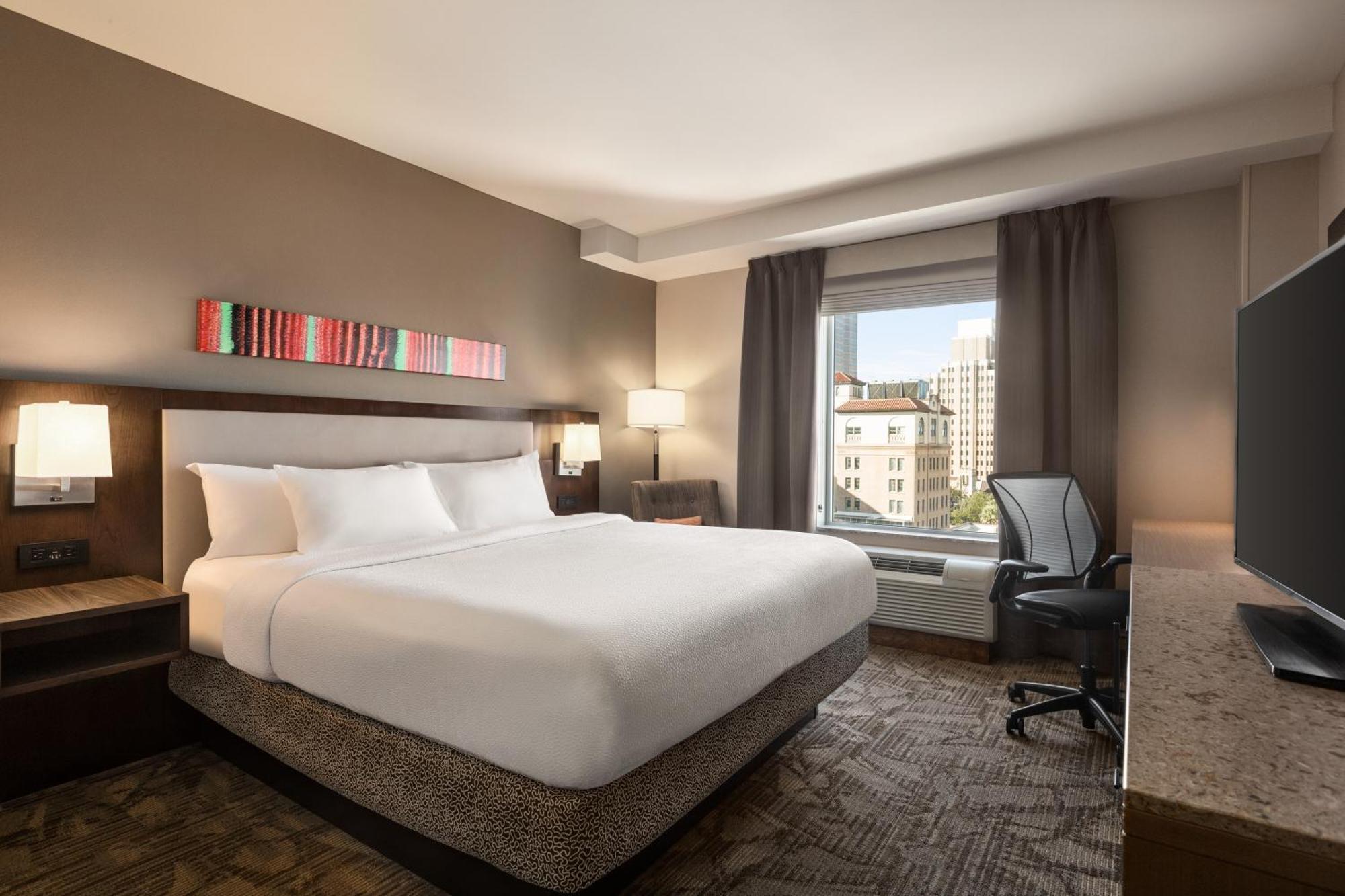 Hilton Garden Inn San Antonio Downtown Riverwalk Exterior photo