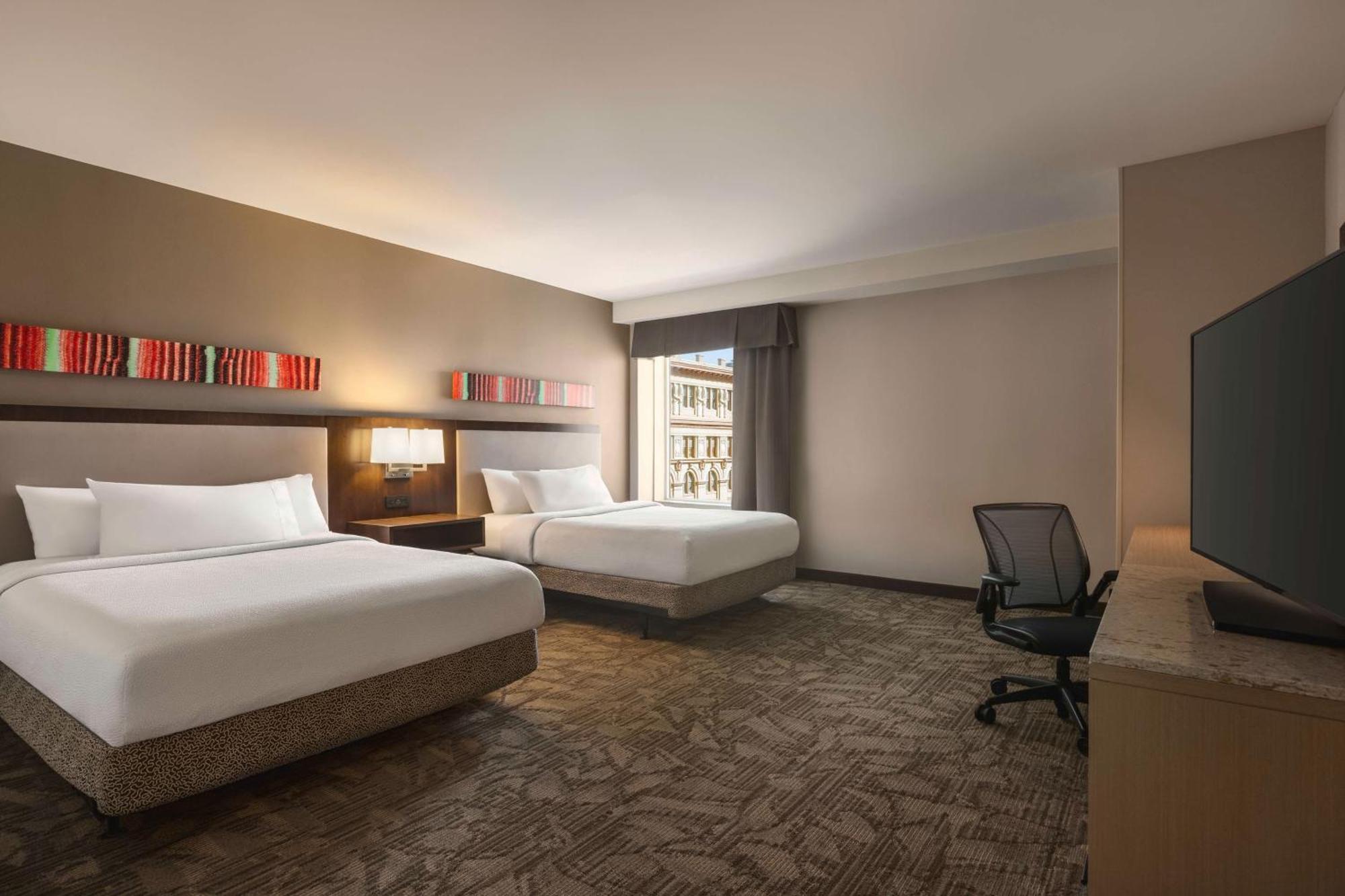 Hilton Garden Inn San Antonio Downtown Riverwalk Exterior photo