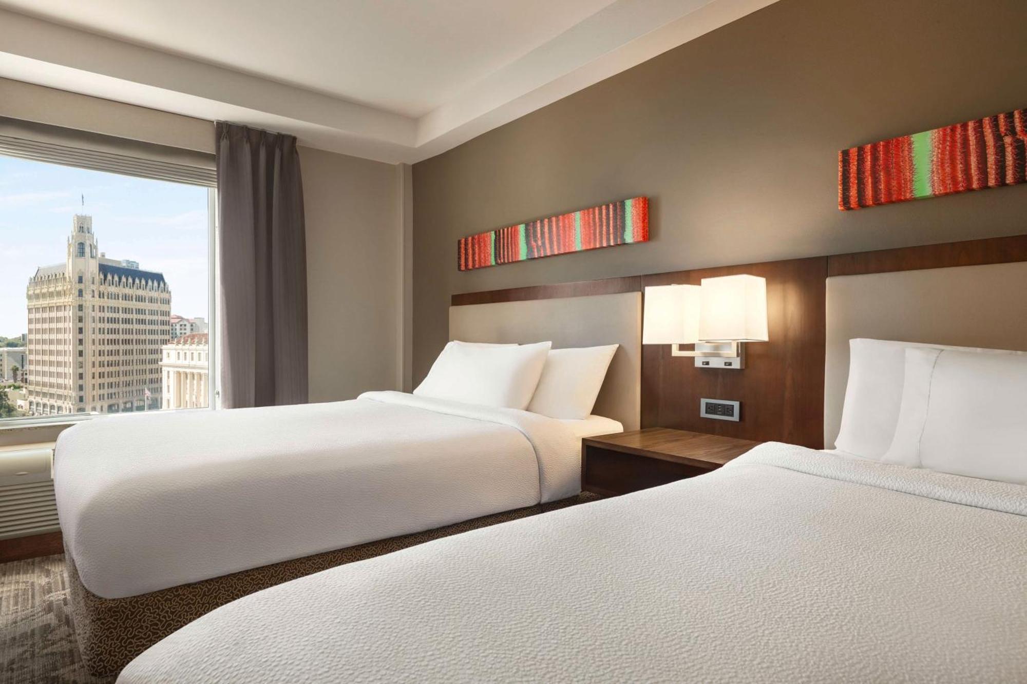 Hilton Garden Inn San Antonio Downtown Riverwalk Exterior photo
